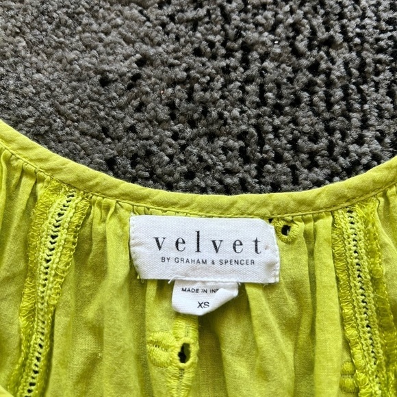 Velvet by Graham & Spencer Coco Eyelet Lime Green Top - Picture 4 of 5